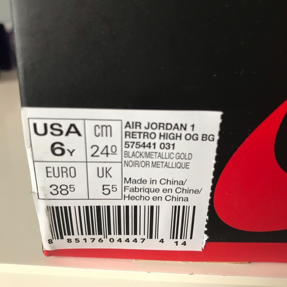 Air Jordan 1 Retro High OG Black Sneakers - Picture 9 of 9